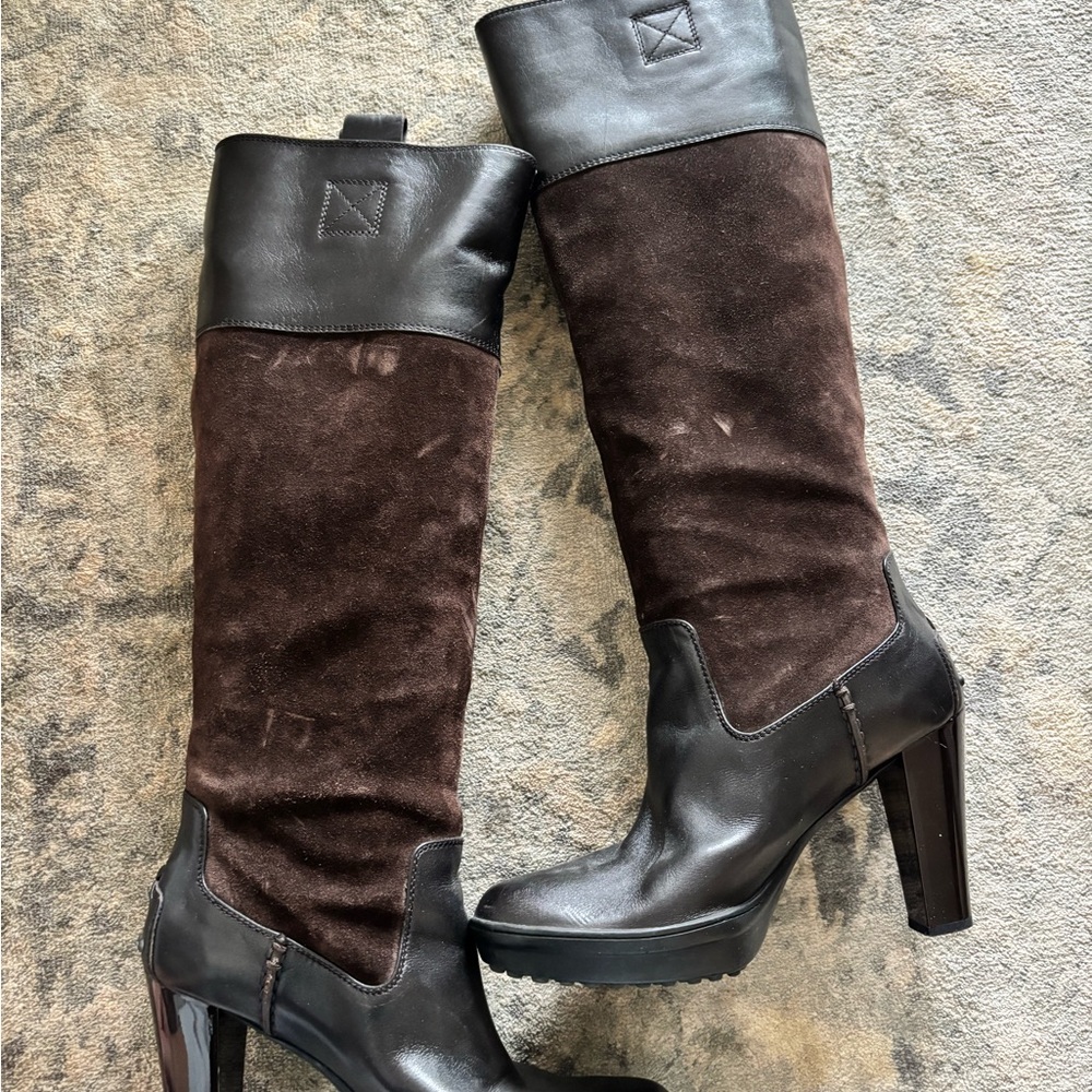 Tod's Elegant Black and Brown Heeled Boots